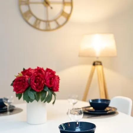 Le Petit Barclay - Privé De 45 M2 - 2 A 4 Personnes - Parking Gratuit Metz