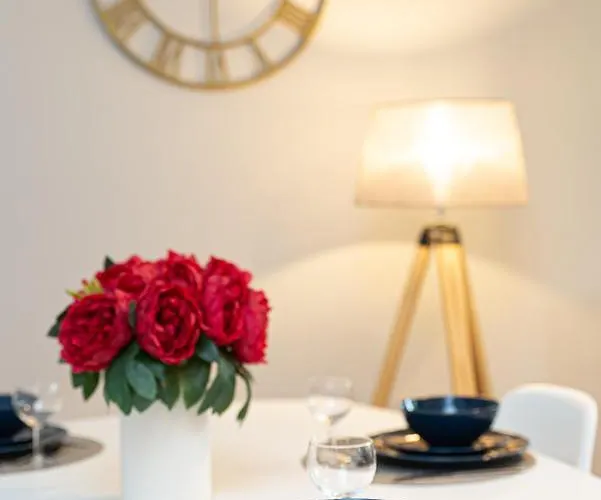 Le Petit Barclay - Prive De 45 M2 - 2 A 4 Personnes - Parking Gratuit Metz